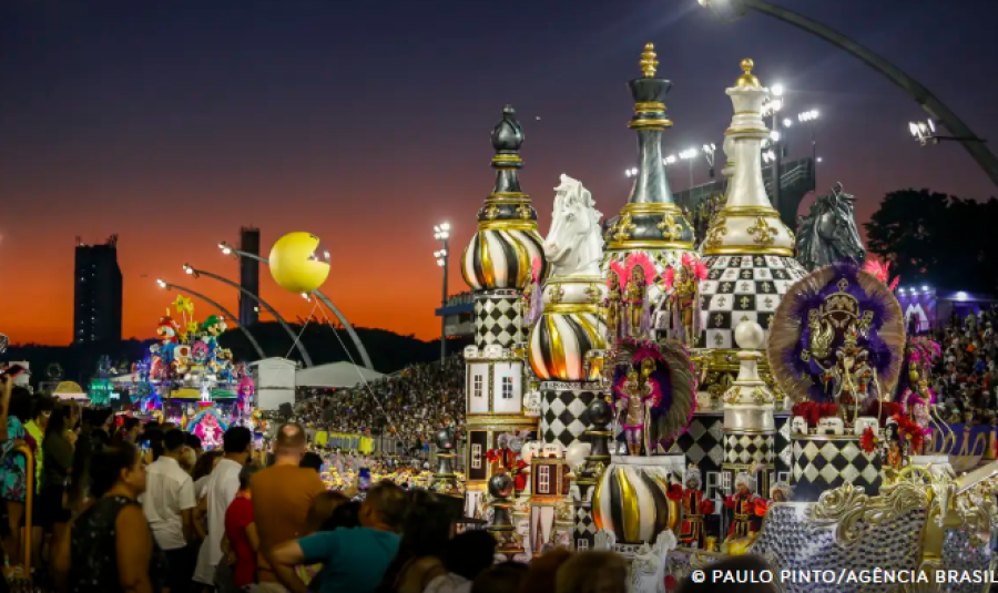 Rosas de Ouro é campeã do carnaval das escolas de samba de São Paulo