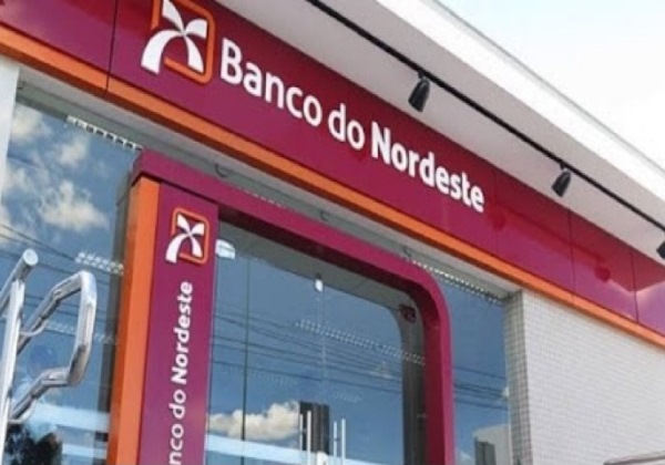  Governo cobra expansão de crédito dos bancos públicos para população mais pobre