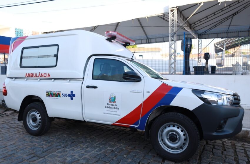  Governador entrega 41 ambulâncias e equipamentos hospitalares em Salvador 