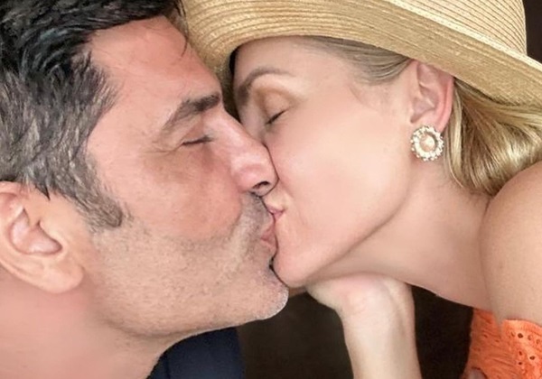  Ana Hickmann assume namoro com Edu Guedes