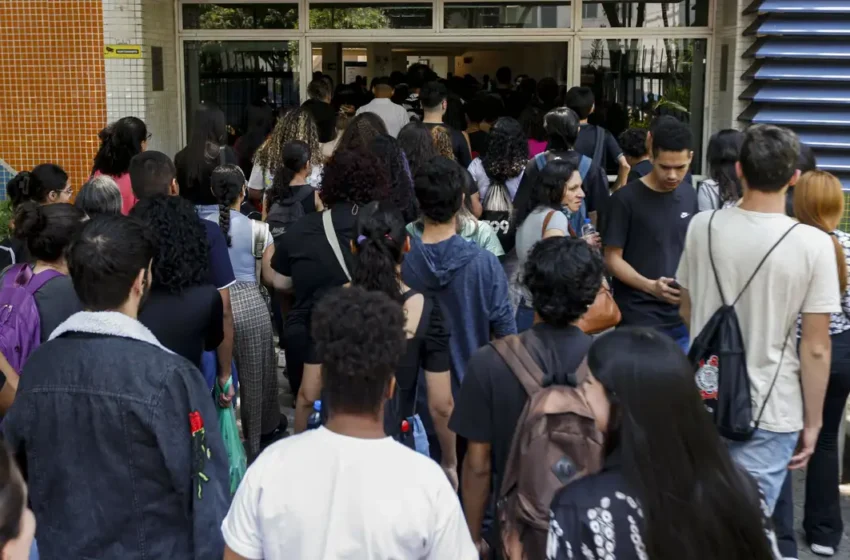  Estudantes podem consultar Pé-de-Meia a partir de quarta-feira