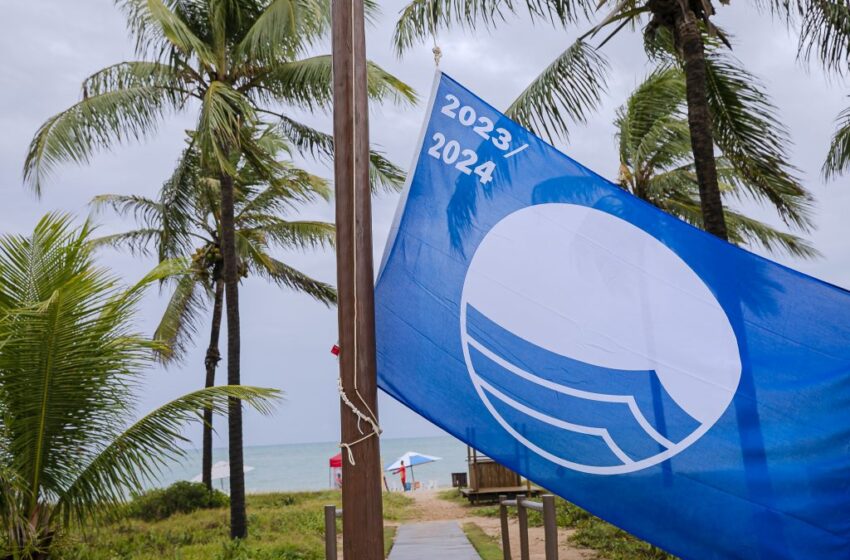  Selo Bandeira Azul: Camaçari e Salvador são únicas cidades do Nordeste com mais de uma praia na lista