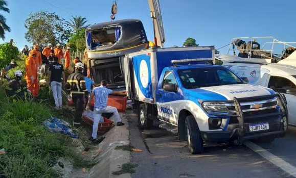  Identificadas vítimas que morreram em acidente de ônibus na Bahia