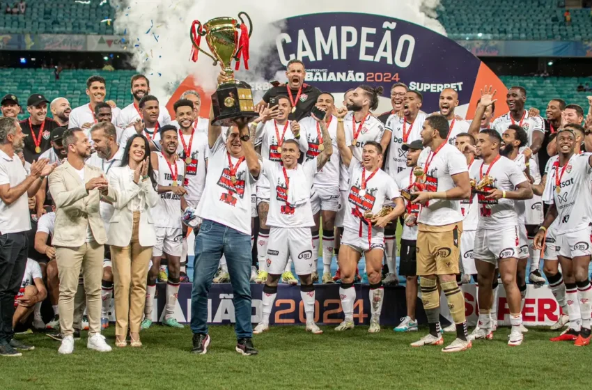  Vitória é campeão baiano após sete anos