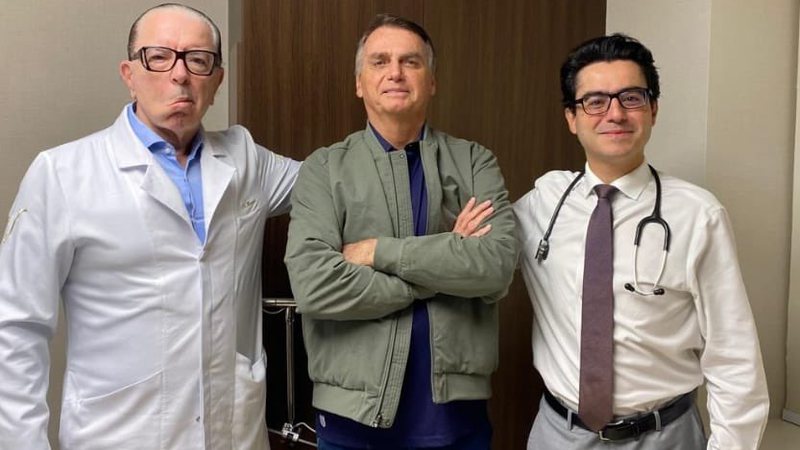  Ex-presidente Jair Bolsonaro recebe alta médica